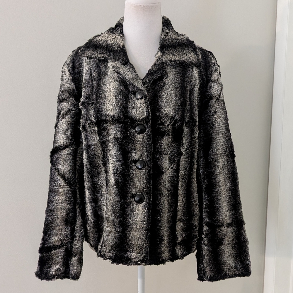 Chicos Womens Faux Fur Swing Jacket Coat SIZE 1-MEDIUM Mob Wife Soft Lined Ombre